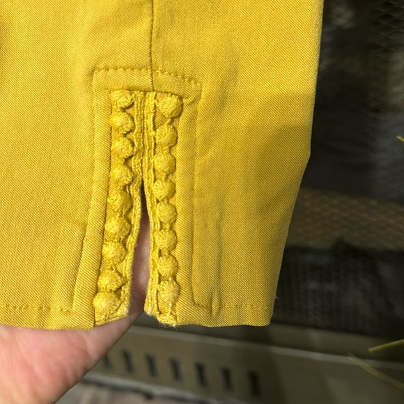 🛍️ Van Heusen stretch Extensive yellow pants.great condition. - Picture 7 of 8